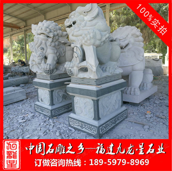 湖南2.1米高青石獻(xiàn)錢獅案例